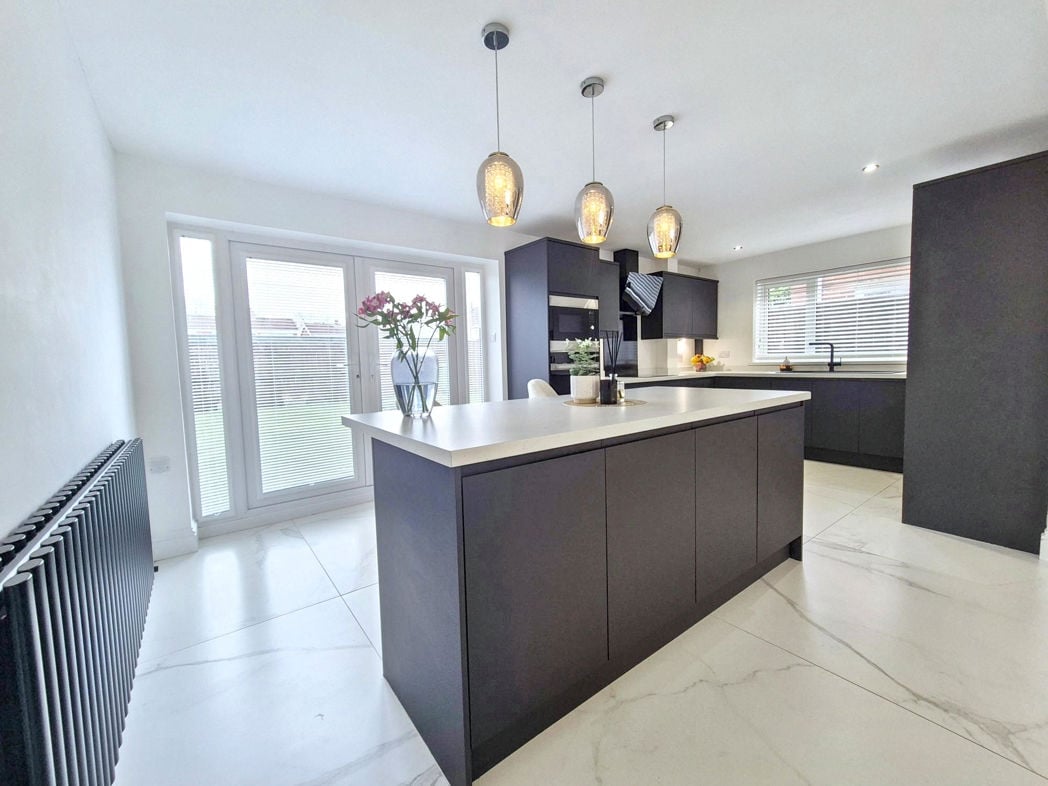 Property image 3 of 28
