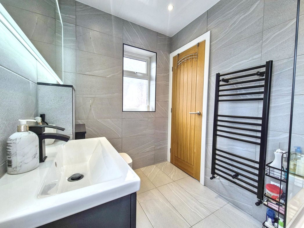 Property image 22 of 28