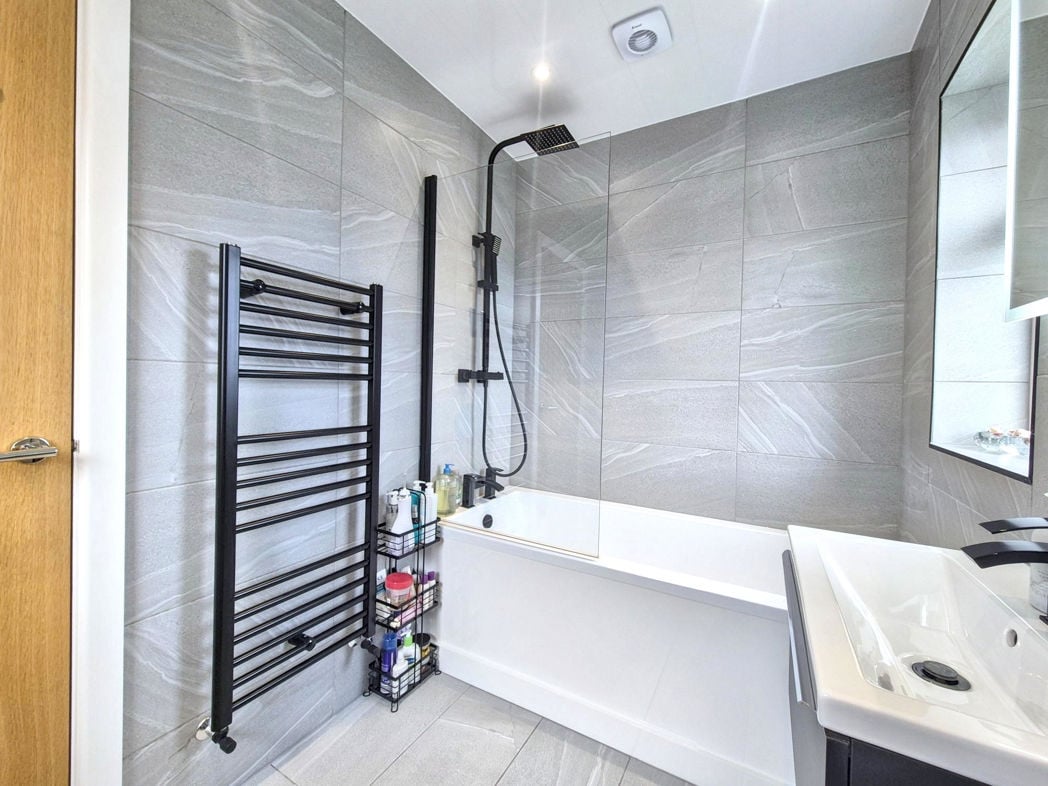Property image 21 of 28