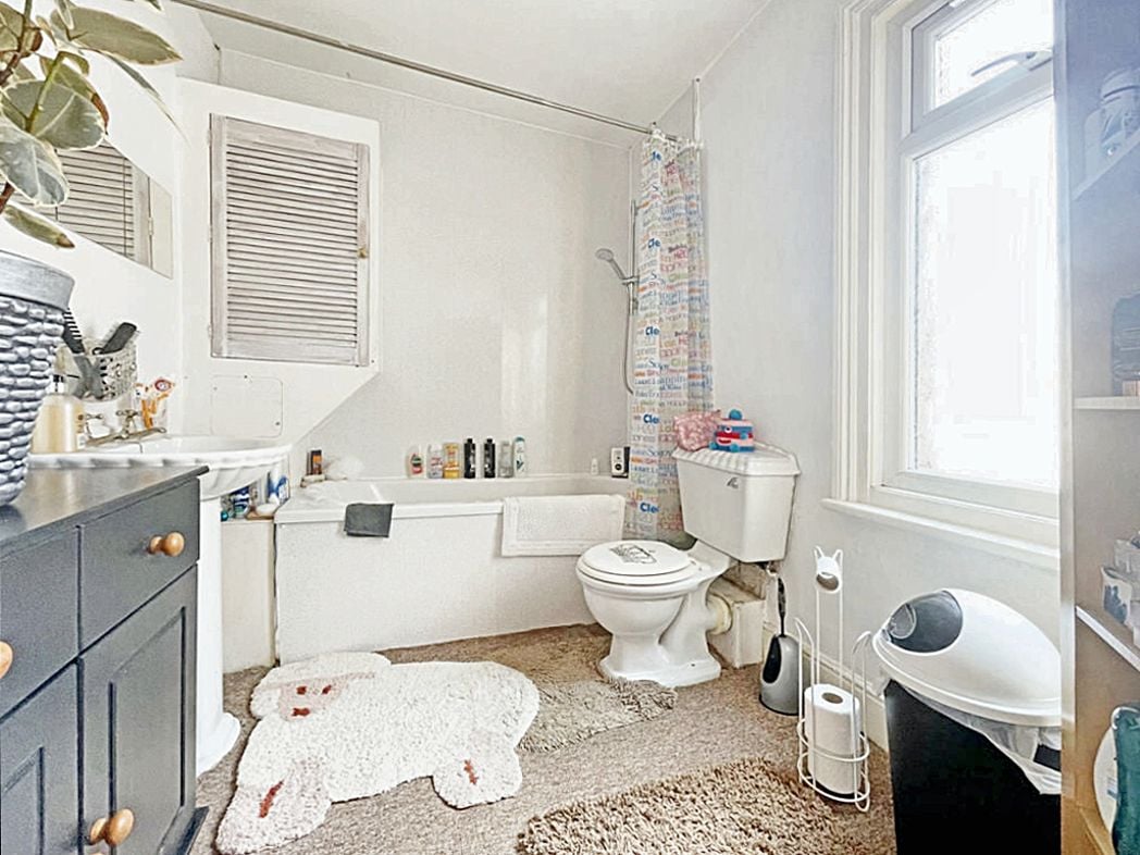 Property image 2 of 13