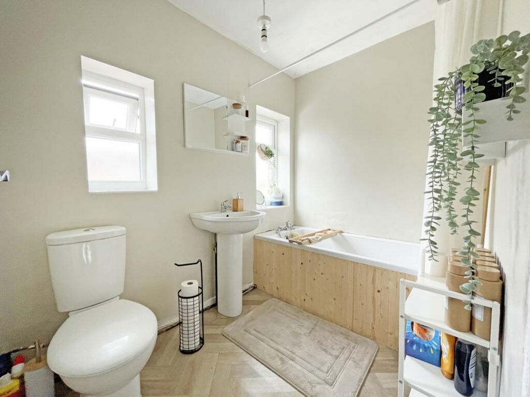 Property image 12 of 18