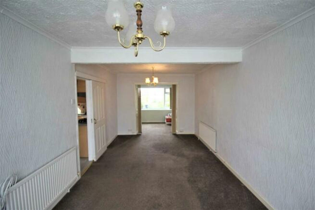 Property image 4 of 11