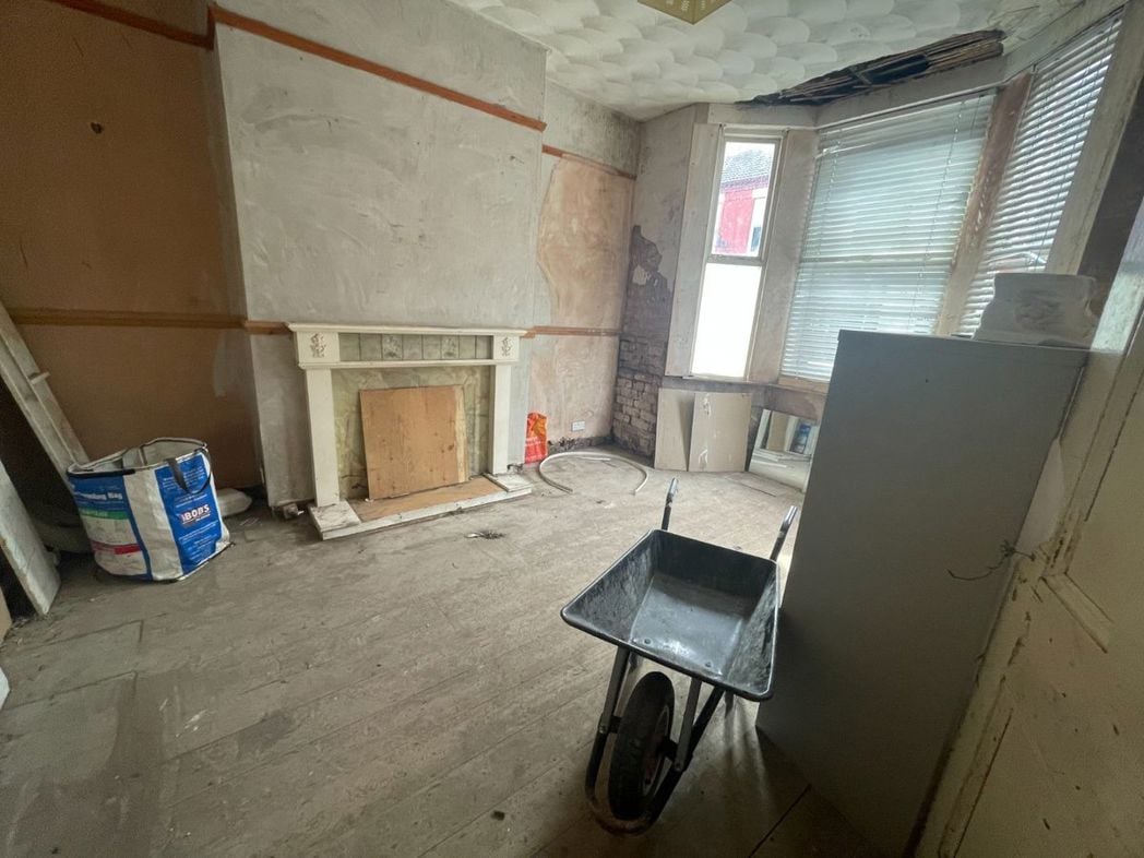 Property image 2 of 13