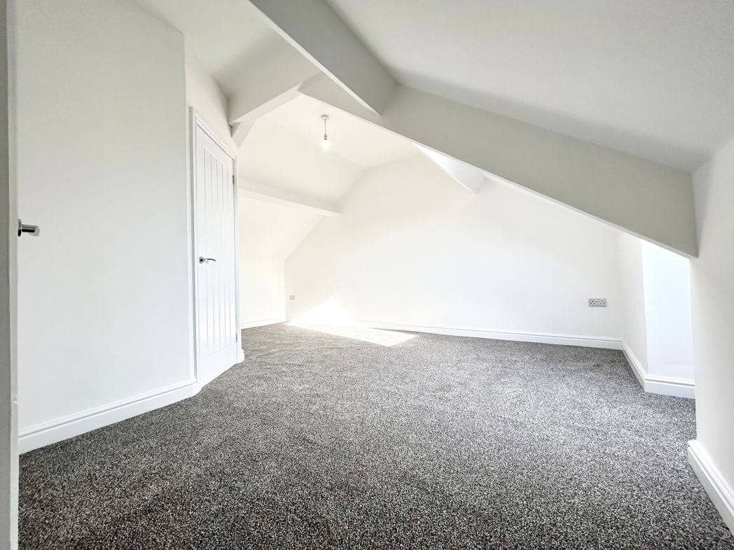 Property image 24 of 27