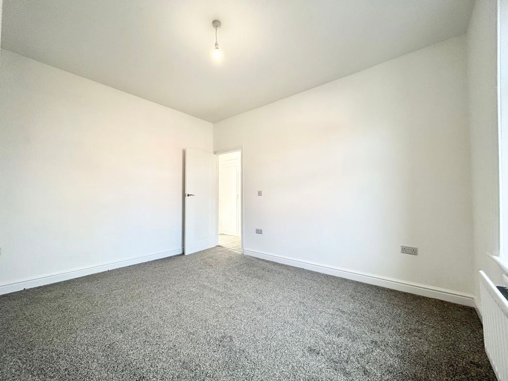 Property image 14 of 27