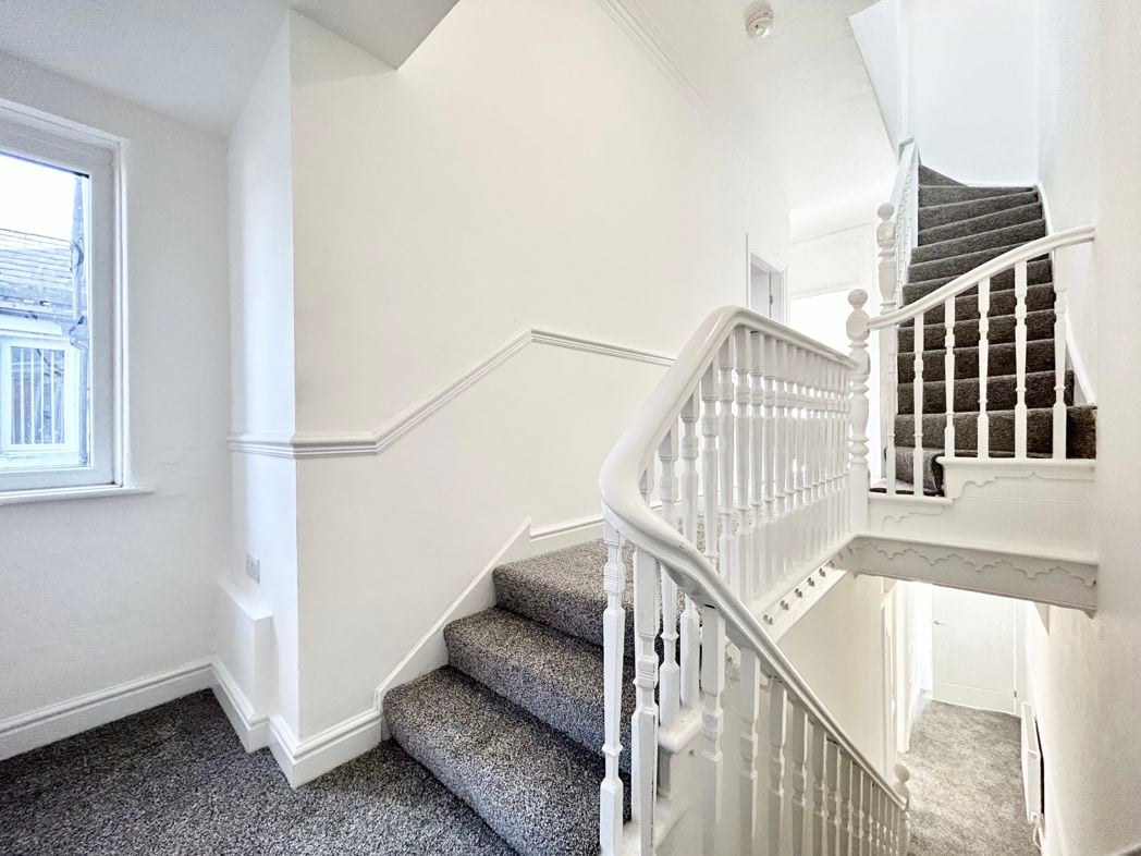 Property image 13 of 27