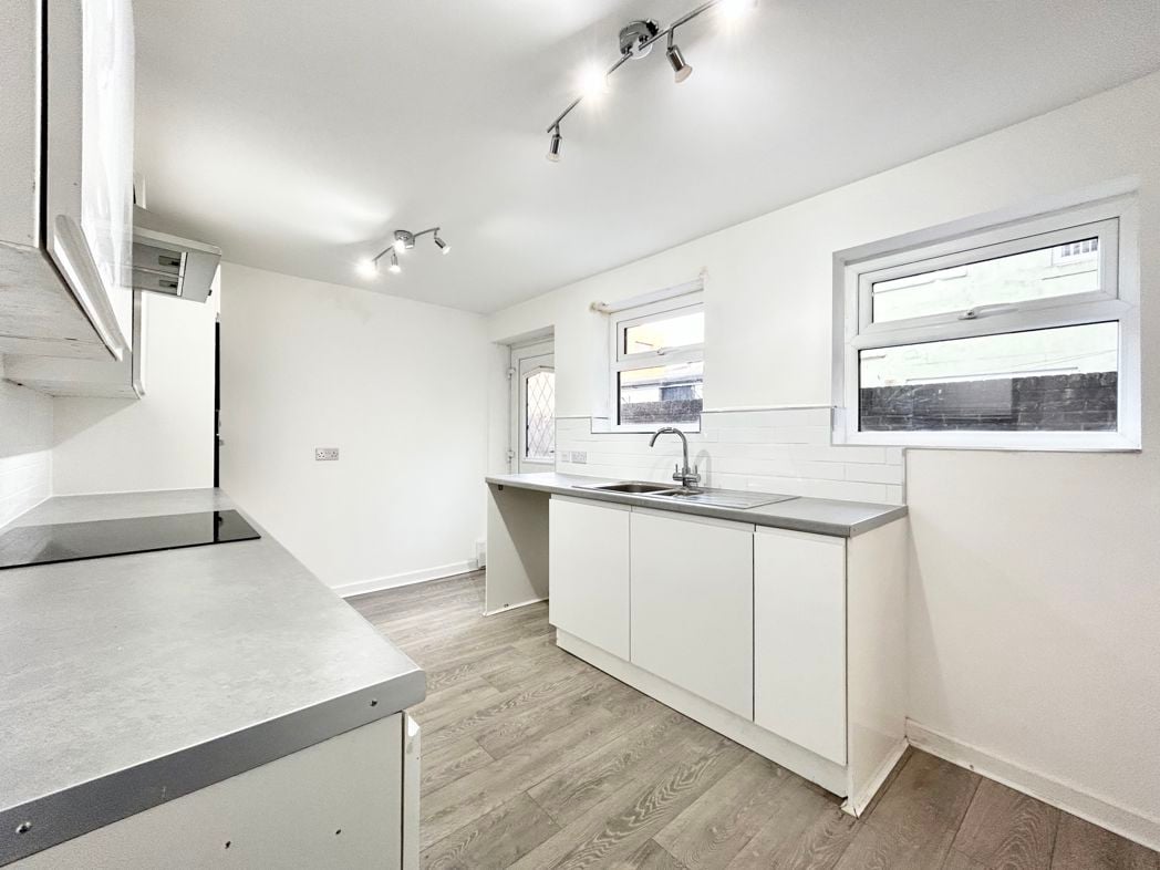 Property image 9 of 27