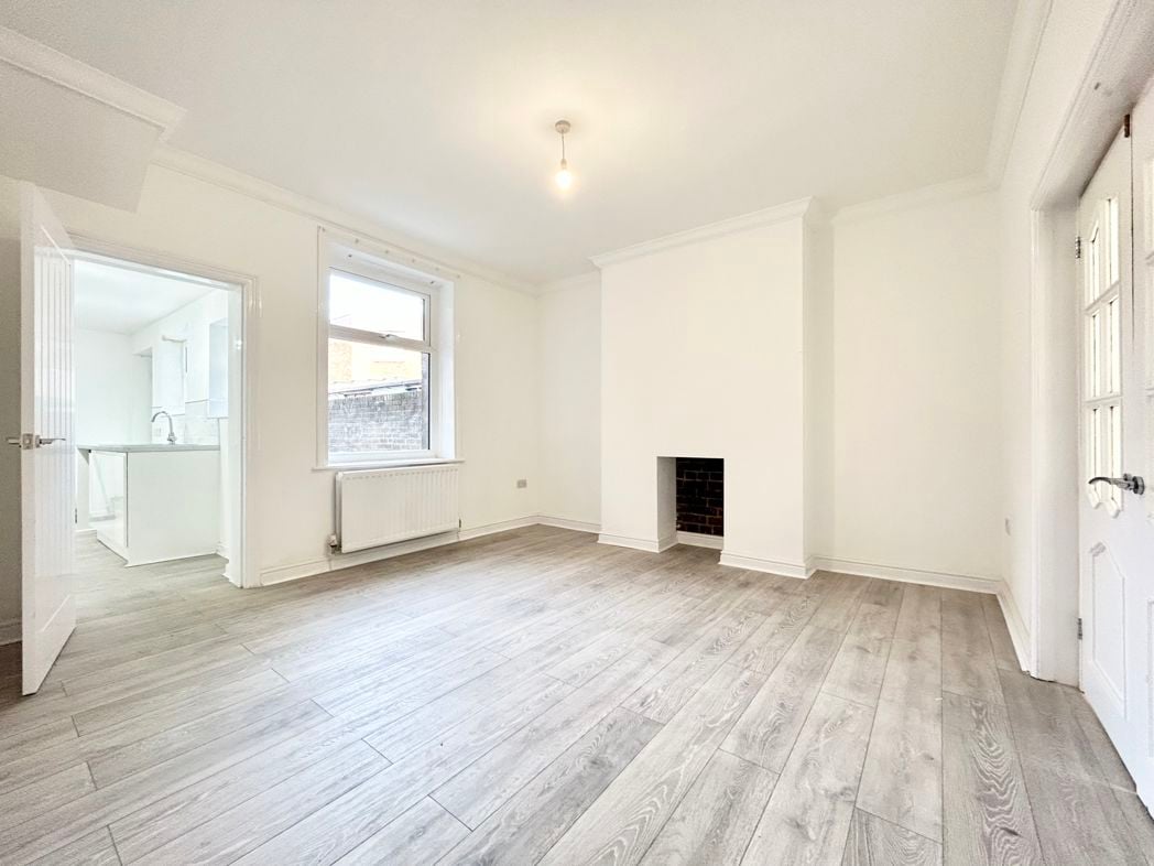 Property image 8 of 27