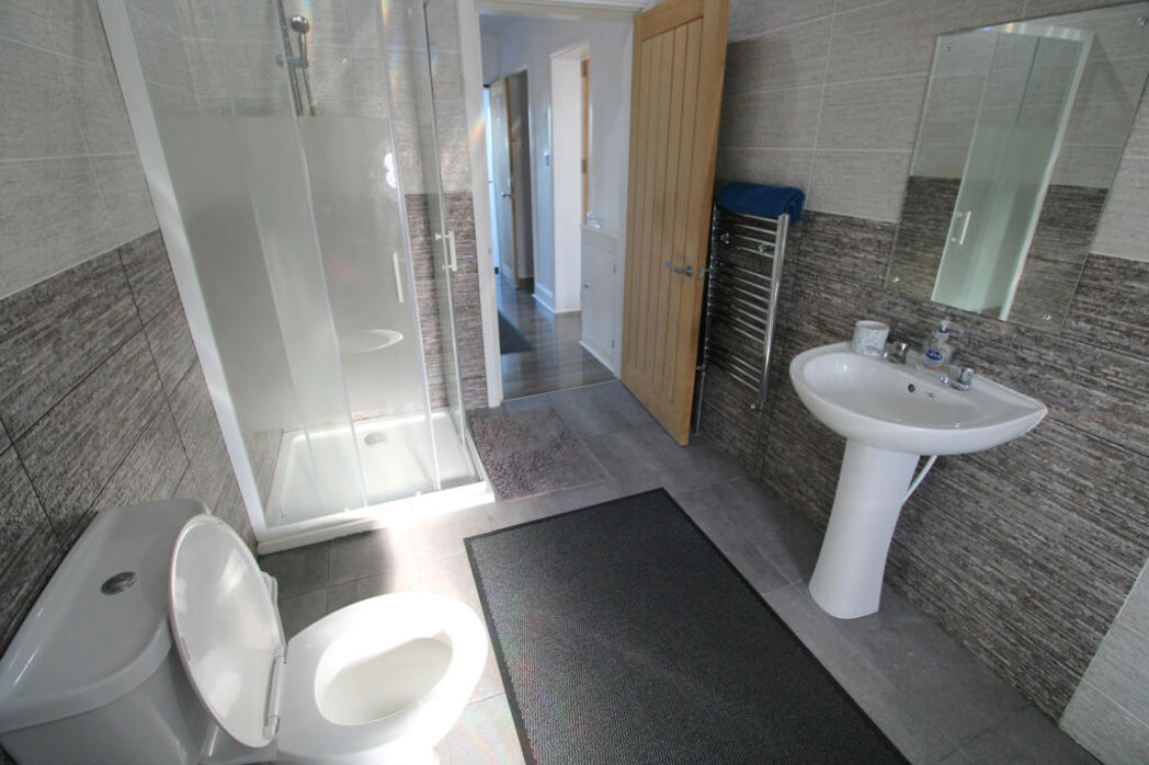 Property image 11 of 14