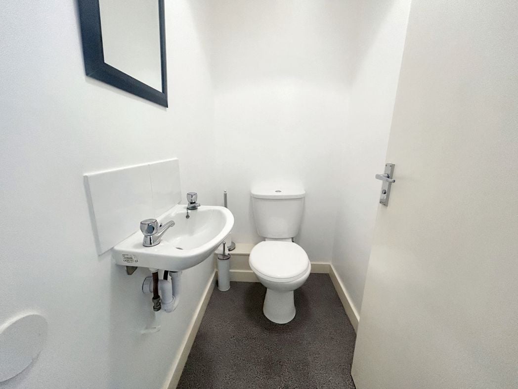 Property image 16 of 23