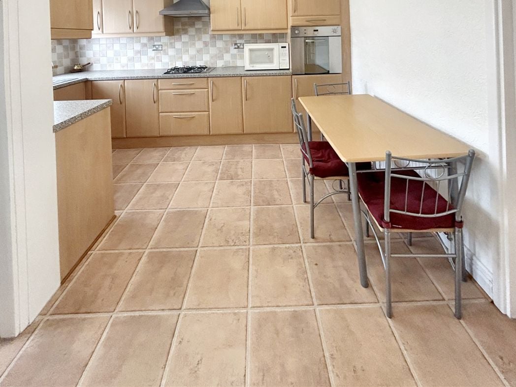 Property image 3 of 21