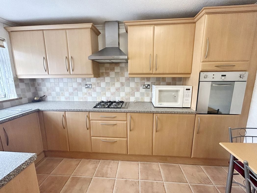 Property image 2 of 21