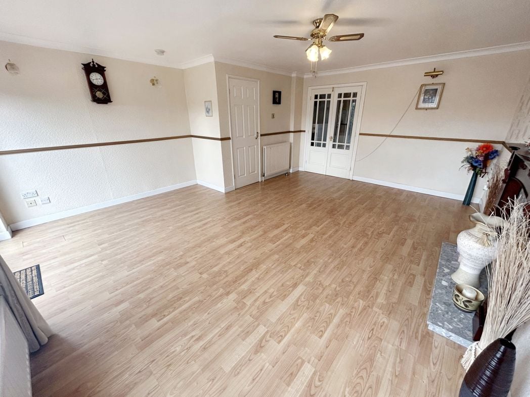 Property image 12 of 21