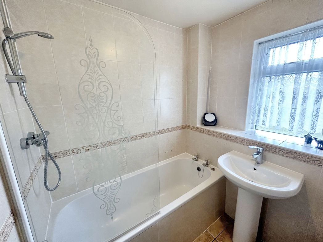 Property image 11 of 21