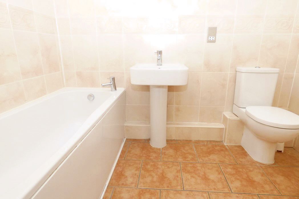 Property image 7 of 9