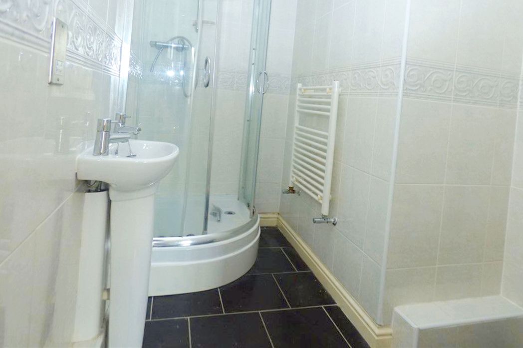 Property image 6 of 9