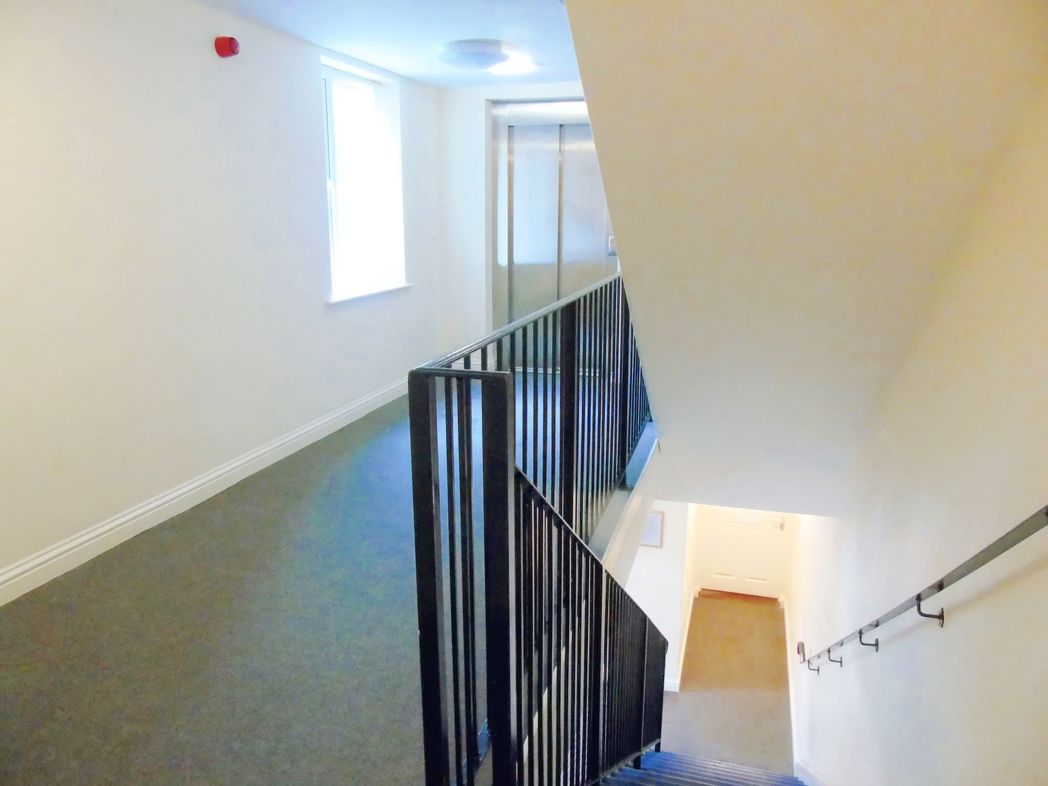 Property image 8 of 9