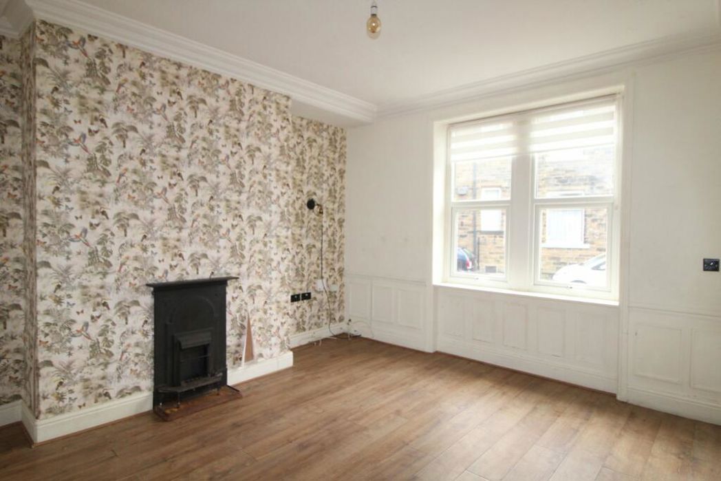 Property image 2 of 9