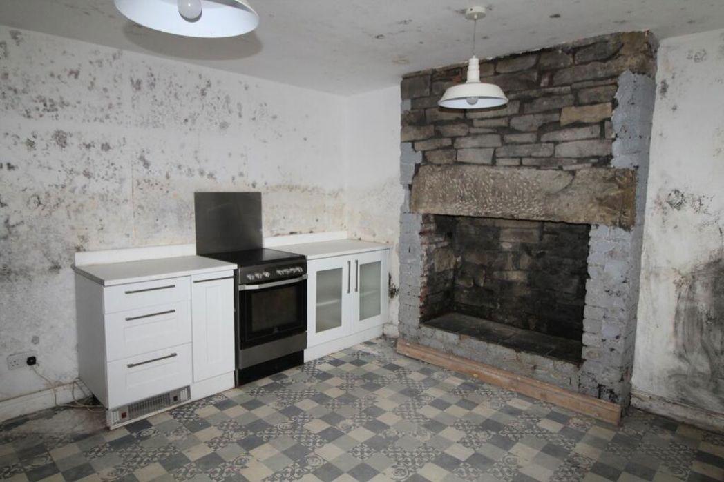 Property image 5 of 9