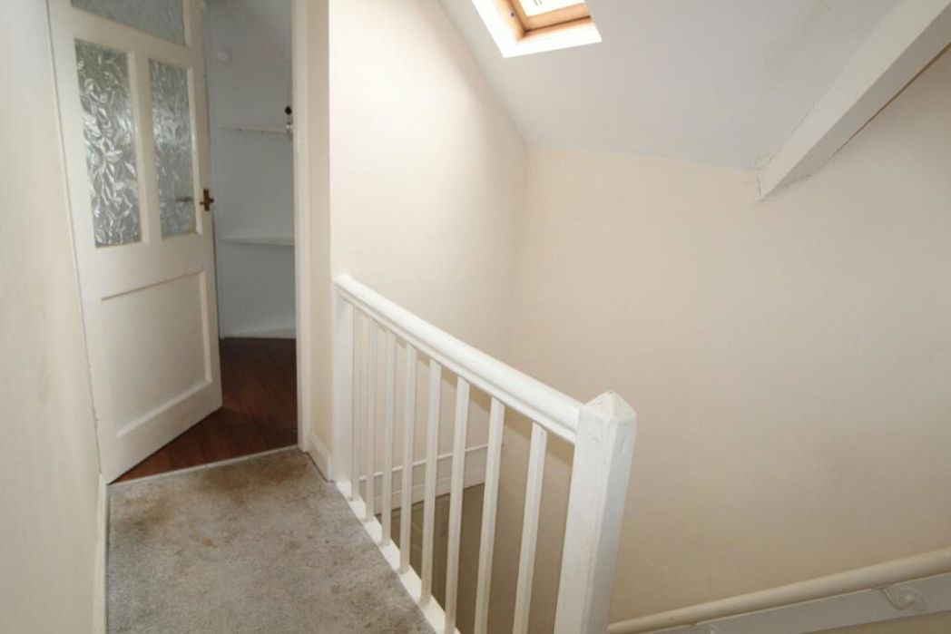 Property image 8 of 9