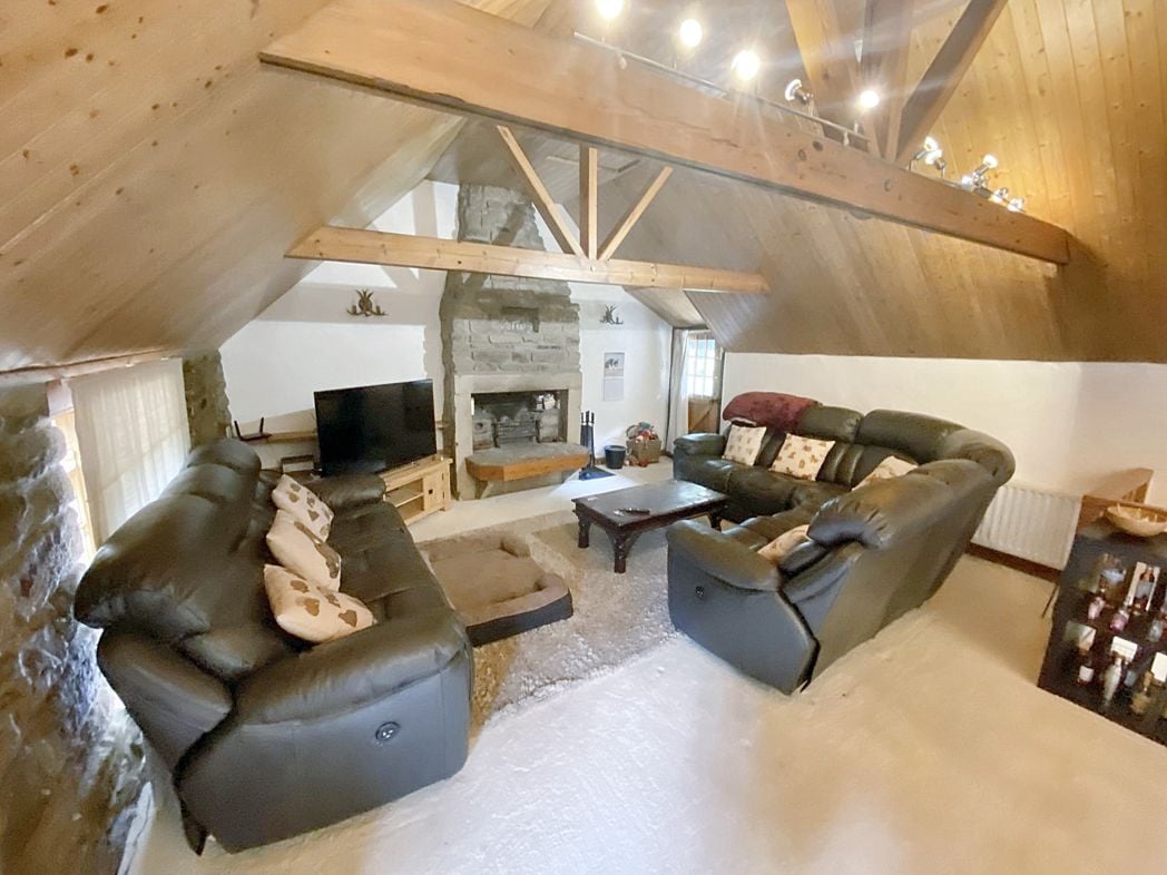 Property image 2 of 13