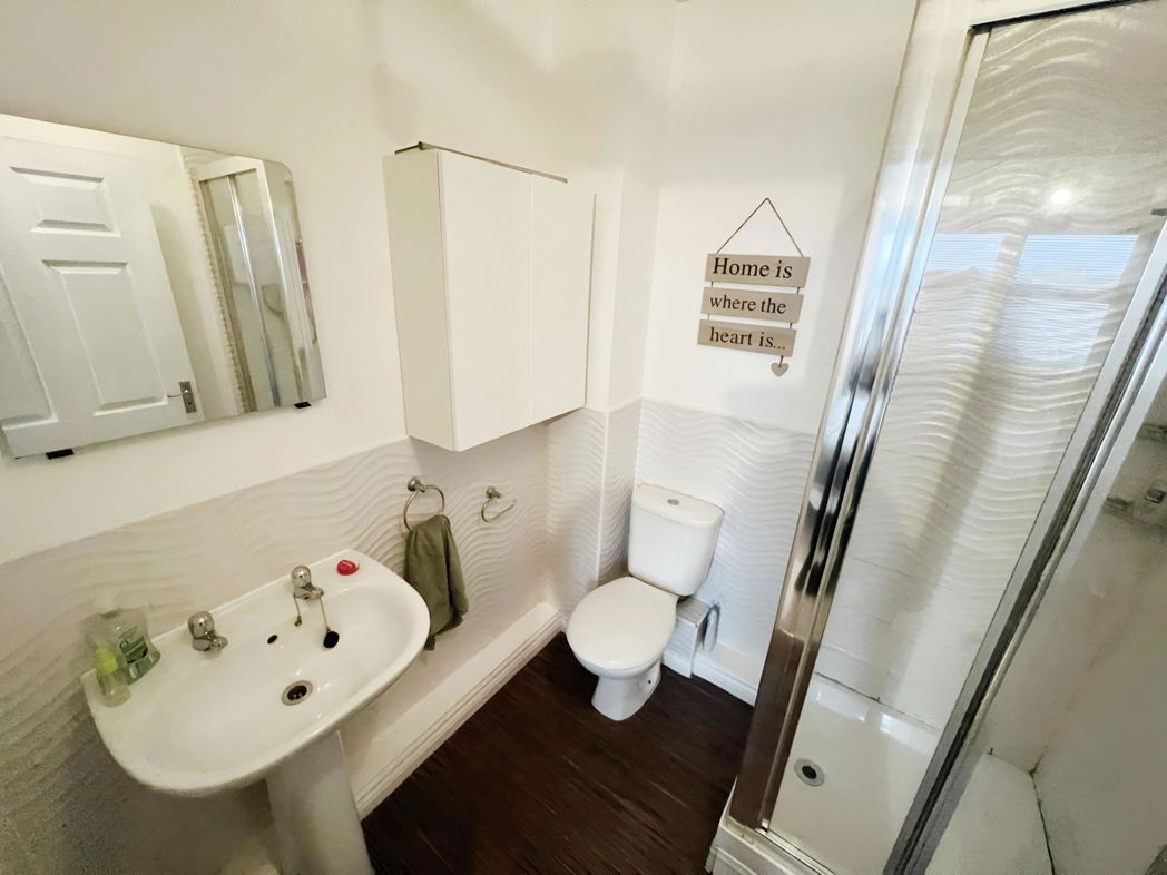 Property image 6 of 9