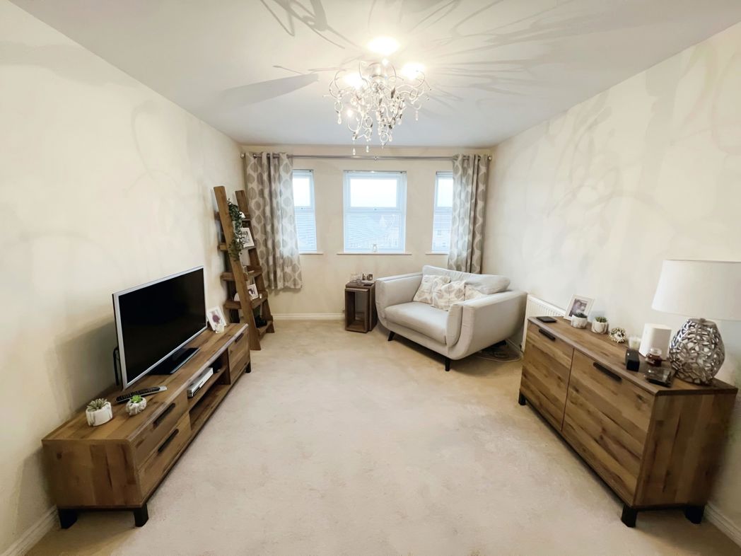 Property image 2 of 9