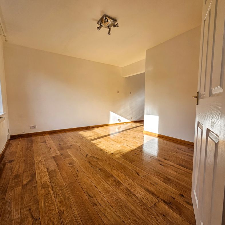 Property image 3 of 12