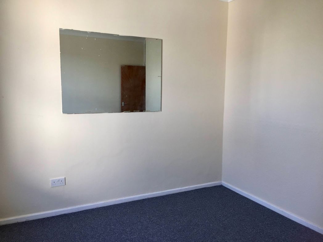 Property image 6 of 8