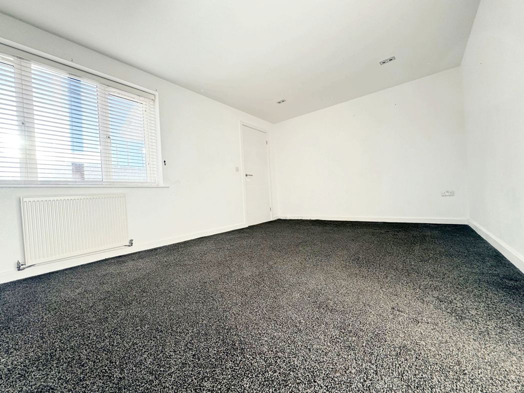 Property image 3 of 18