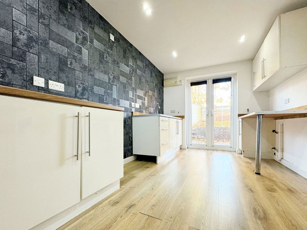 Property image 4 of 18