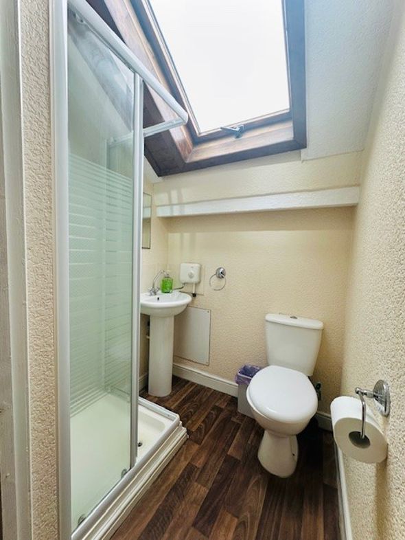 Property image 17 of 36