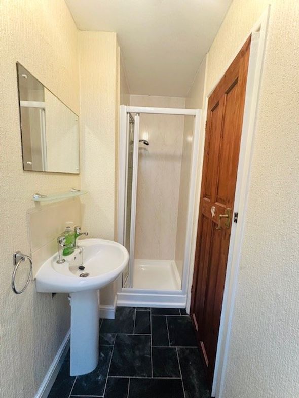 Property image 25 of 36