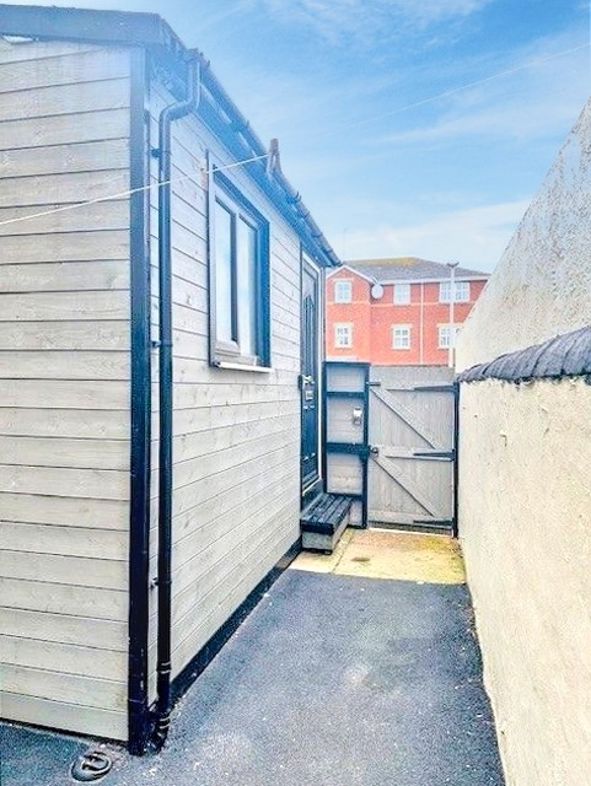 Property image 6 of 36