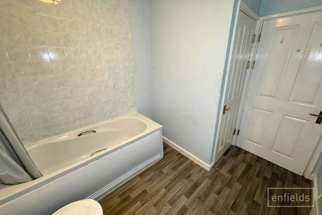 Property image 11 of 15