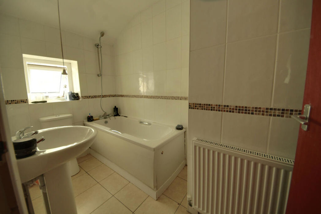 Property image 4 of 8