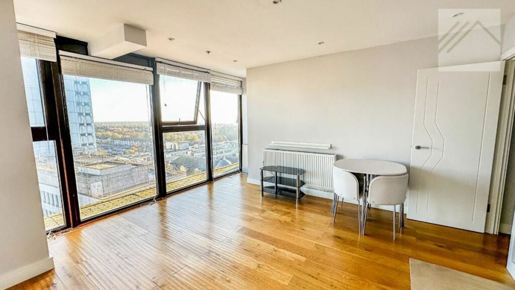 Property image 3 of 13