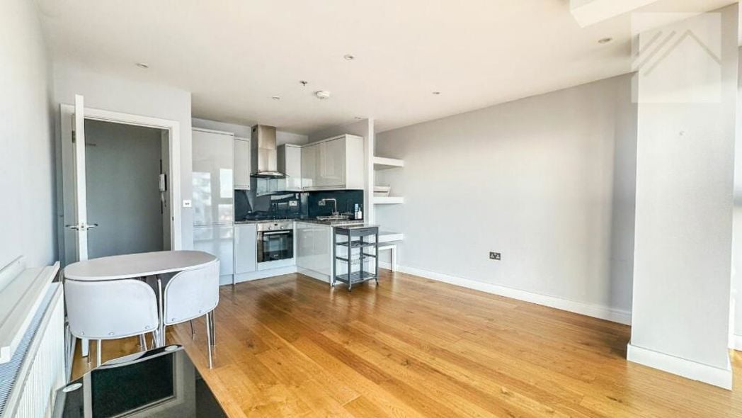 Property image 5 of 13