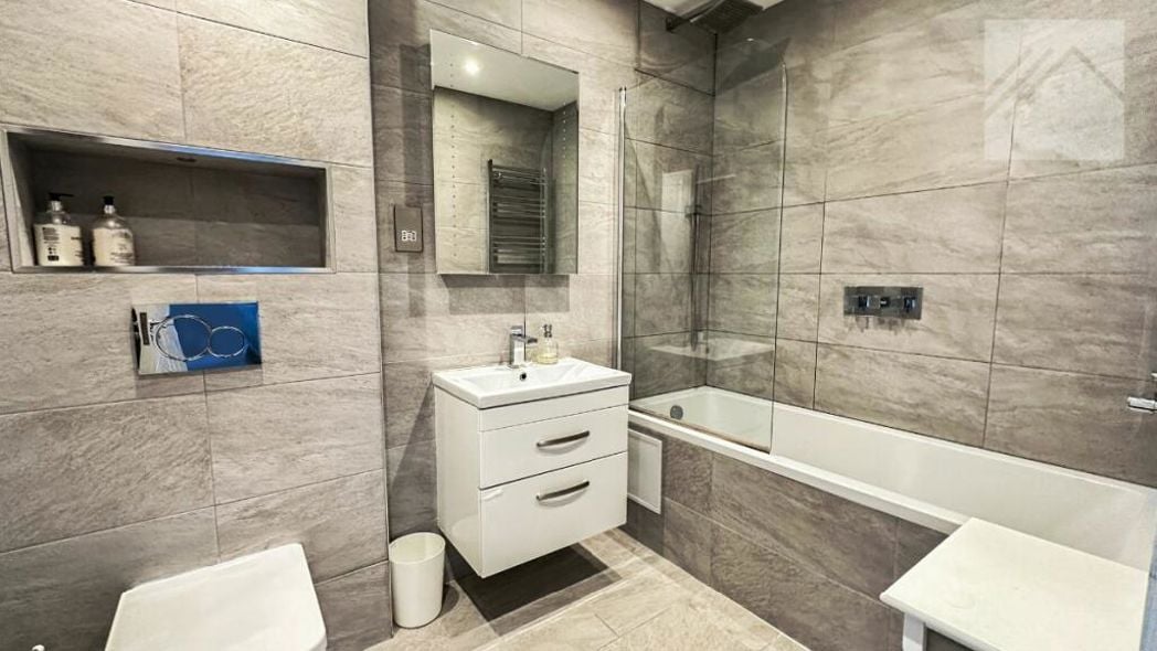 Property image 10 of 13