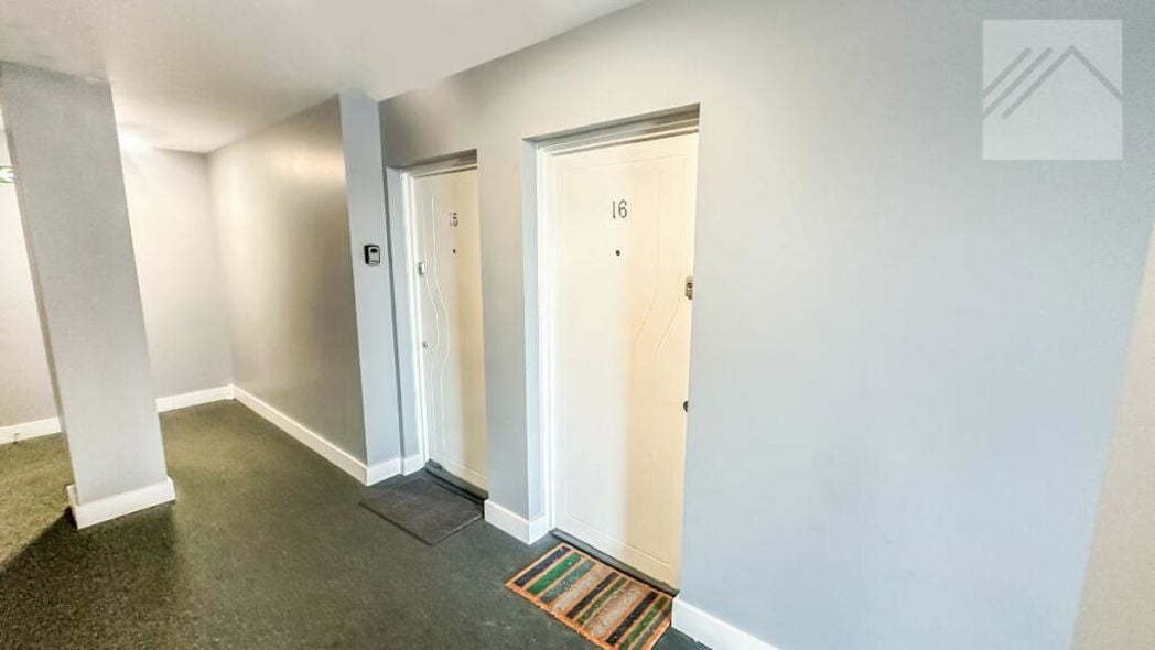 Property image 11 of 13