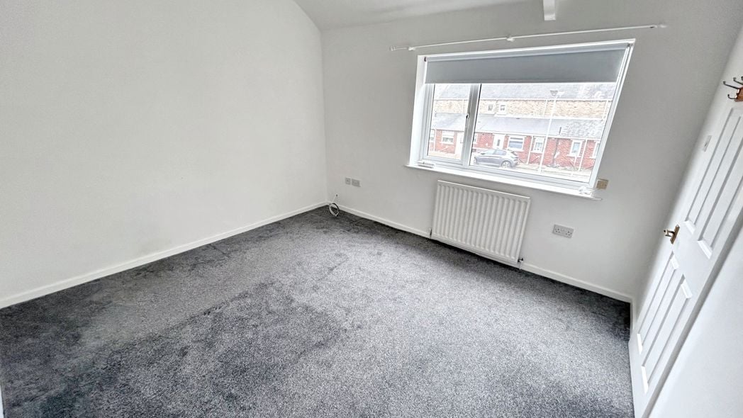 Property image 11 of 17