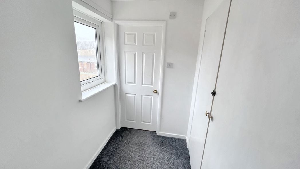 Property image 13 of 17