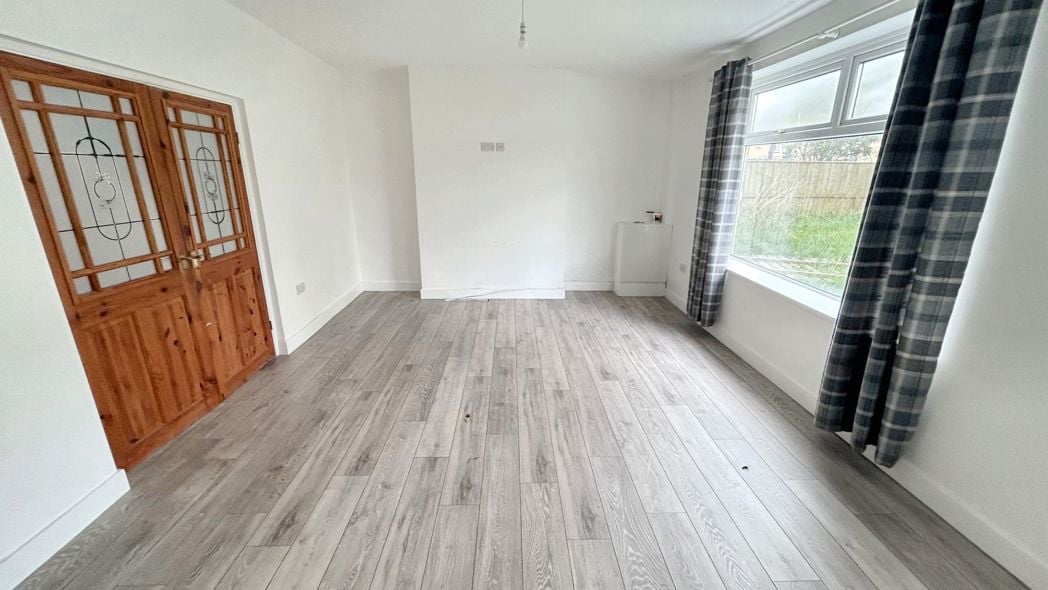 Property image 4 of 17