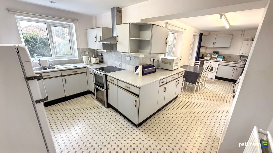 Property image 3 of 34