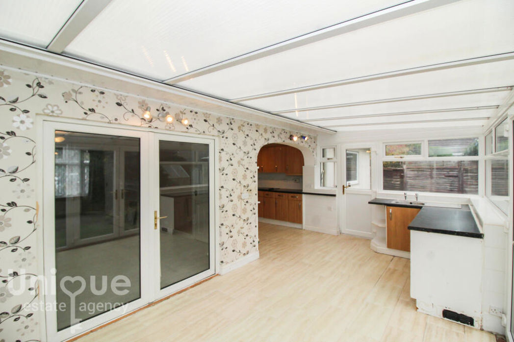 Property image 8 of 16