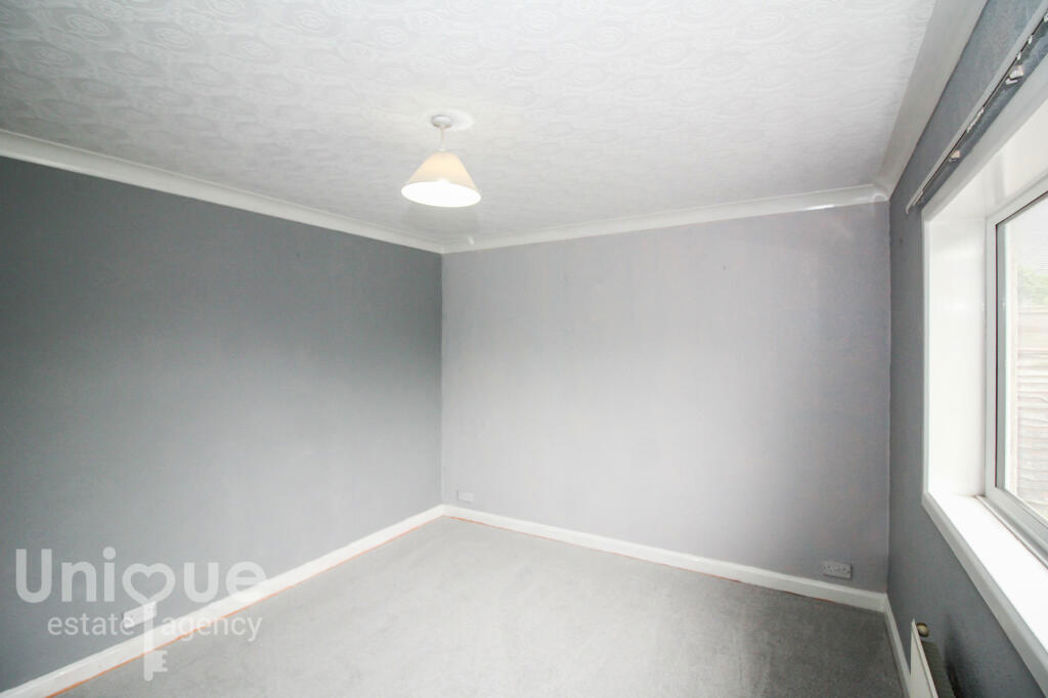 Property image 10 of 16