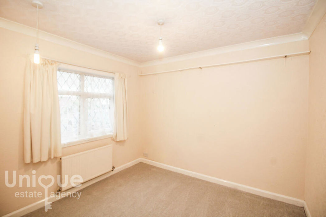 Property image 11 of 16
