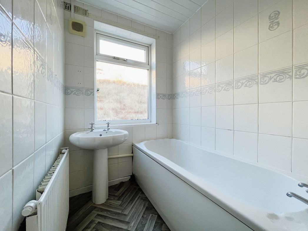 Property image 7 of 9