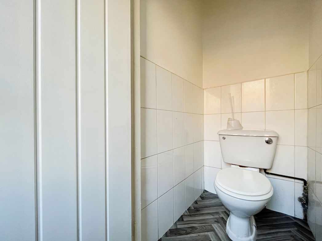 Property image 8 of 9
