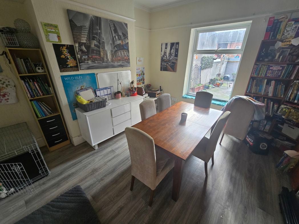 Property image 5 of 11